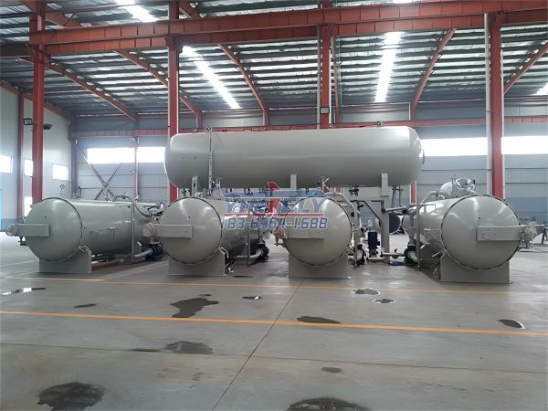 <b>多鍋并聯(lián)臥式殺菌鍋</b>